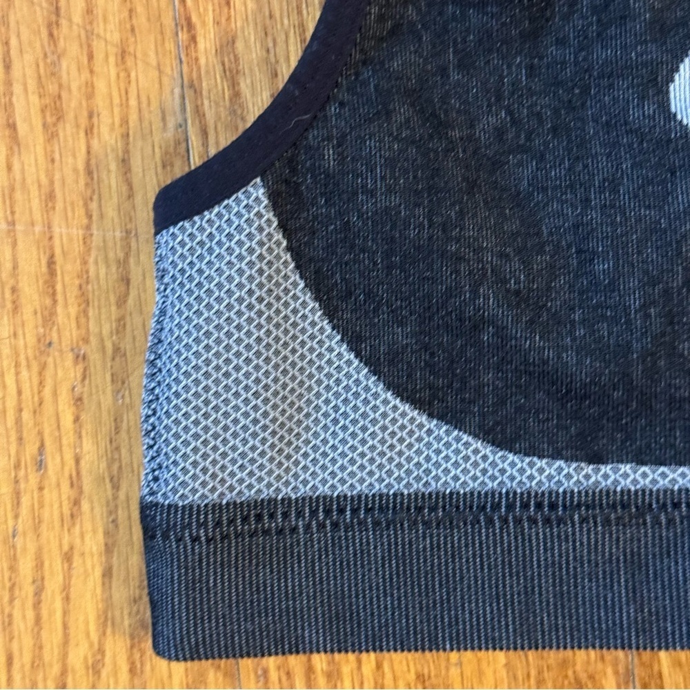Nike Black and Gray Sports Bra Girls Size S - Picture 5 of 5